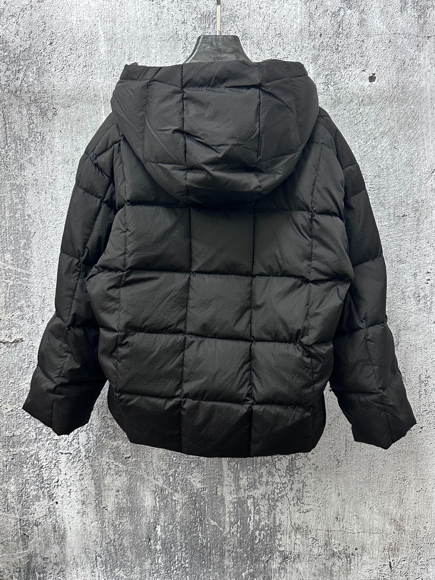 루*비통 슬리브드 필로우 푸퍼 재킷