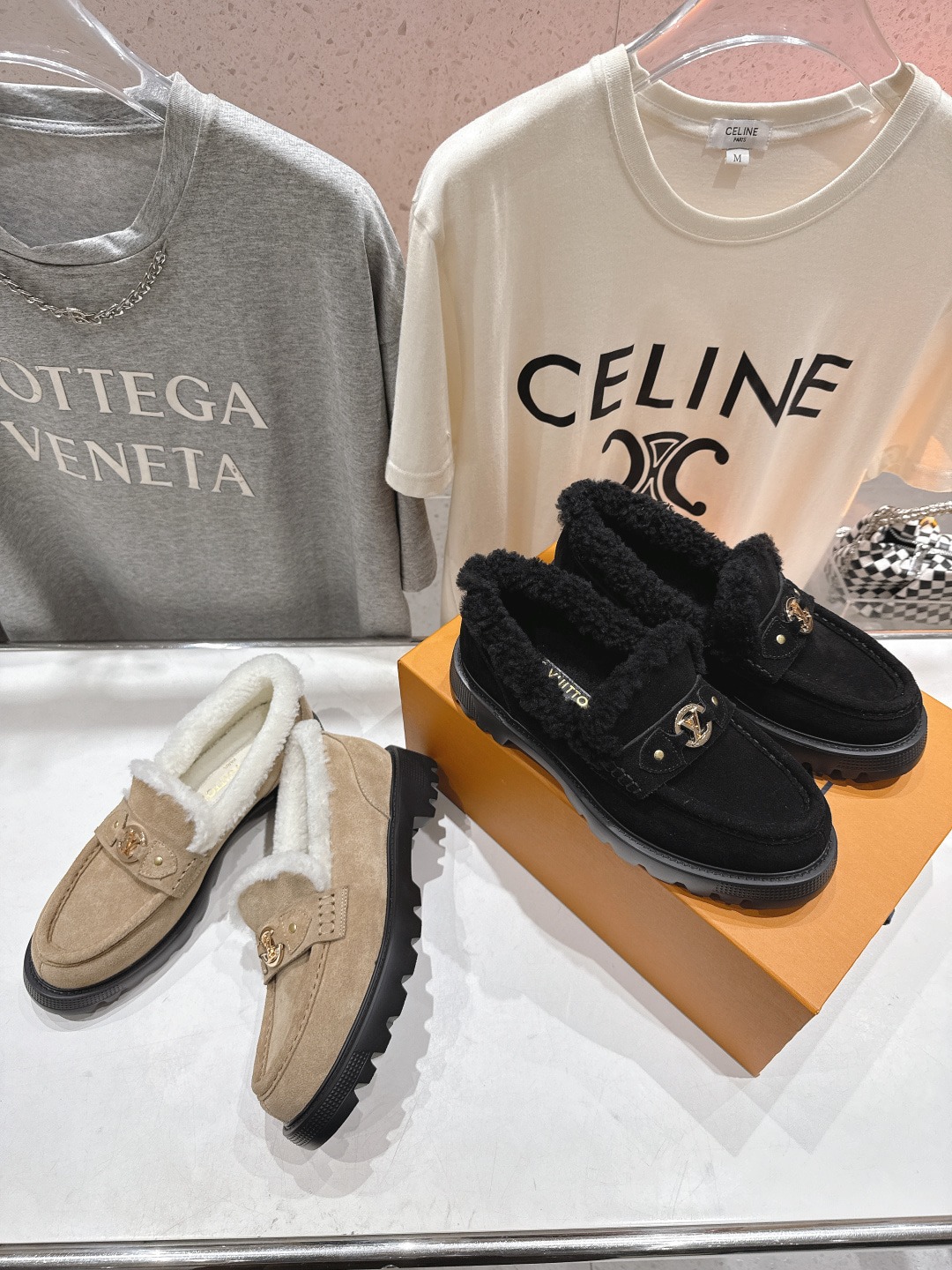 루*비통 신상 시어링 로퍼