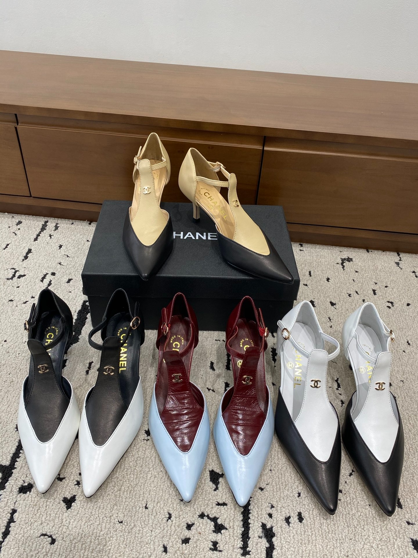 샤* 26 스틸레토 펌프스