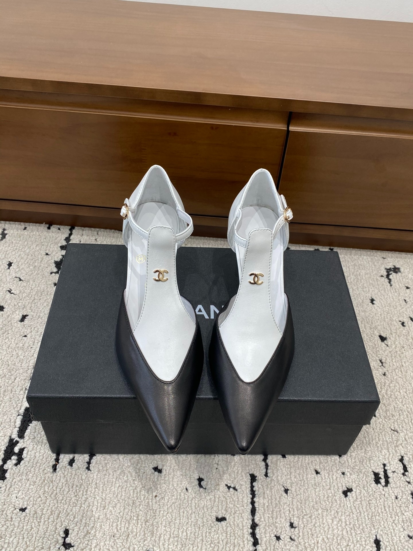 샤* 26 스틸레토 펌프스