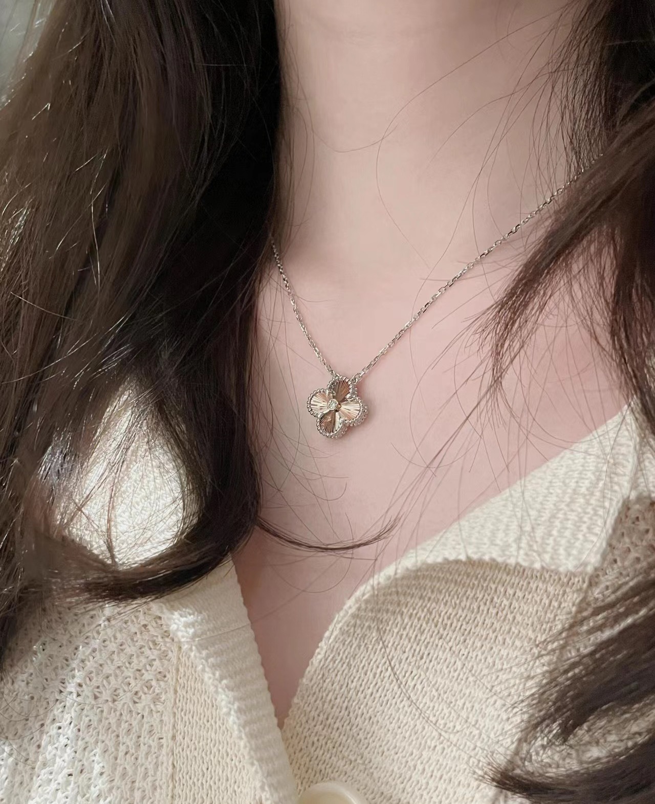 반*리프 24 홀리데이 리미티드 에디션 빈티지 알함브라 목걸이