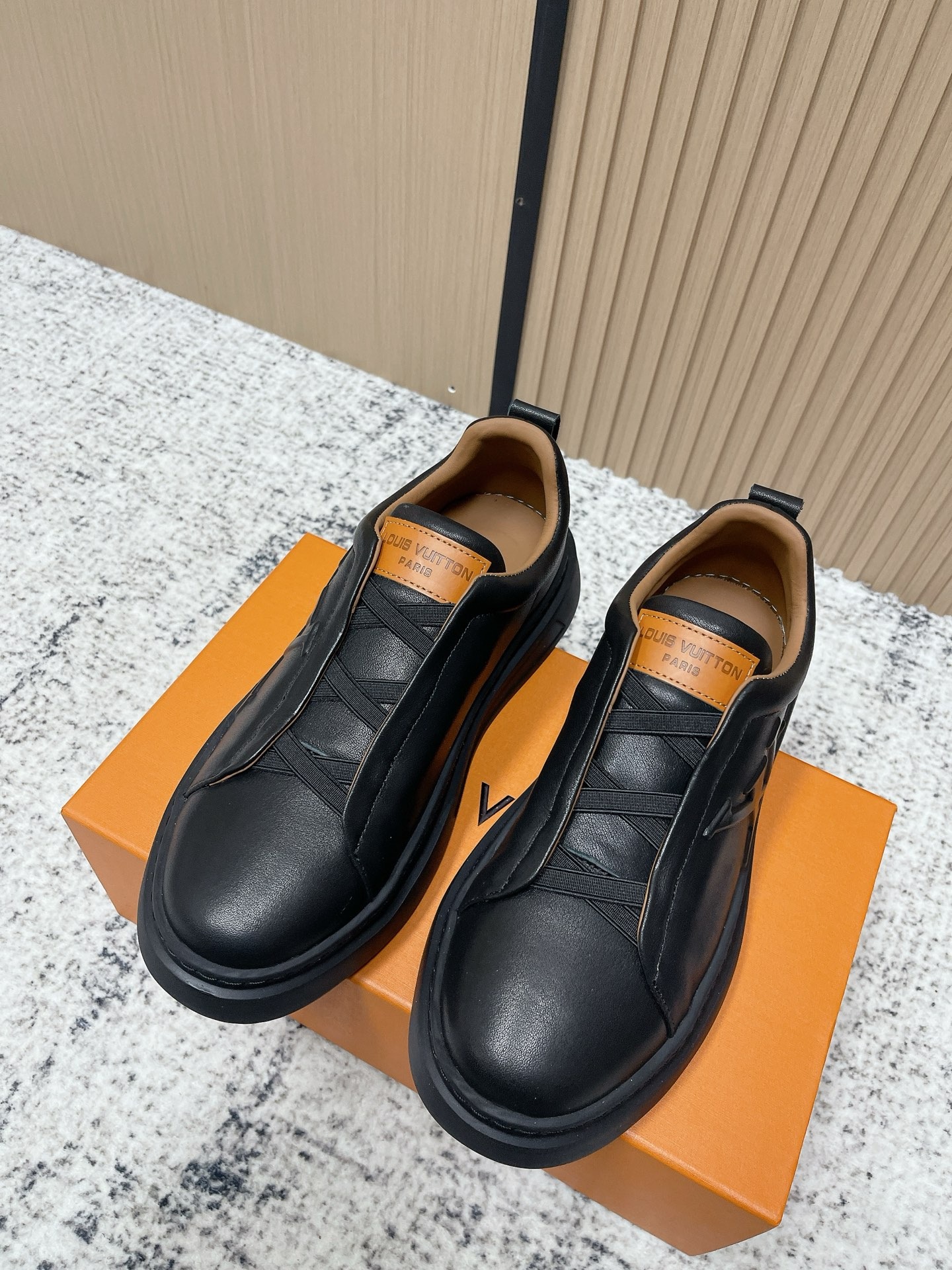 루이비통 25ss 신상 스니커즈