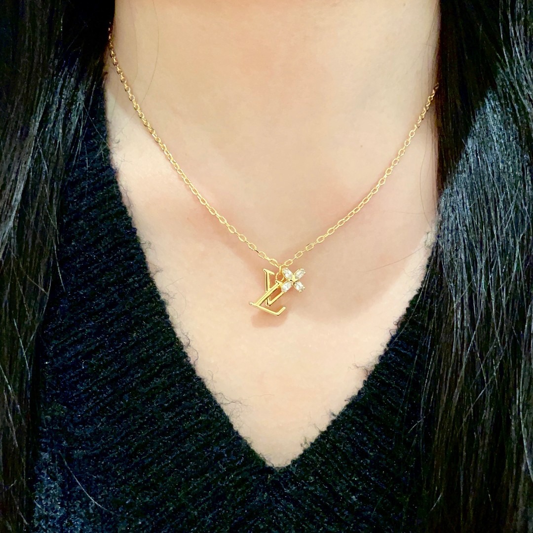 루*비통 아이코닉 플라워 목걸이