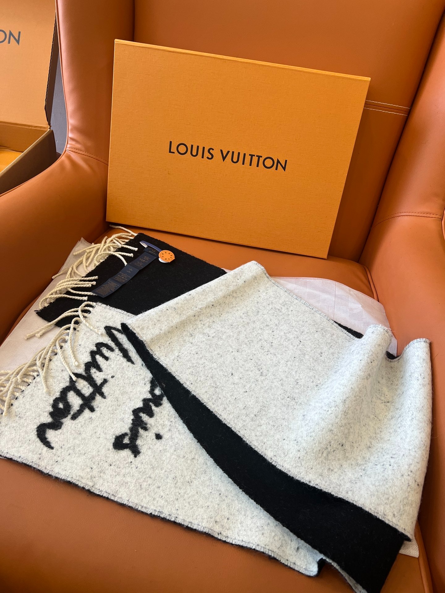 루*비통 겨울 신상 앙고라 머플러