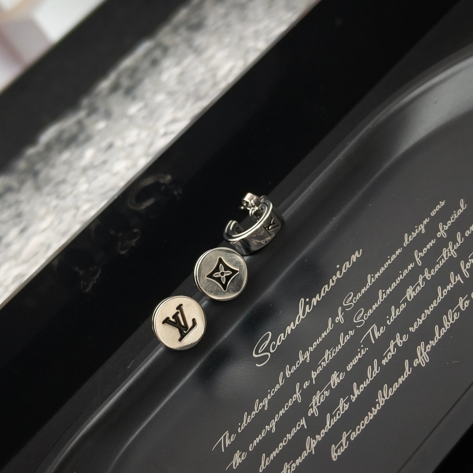 루*비통 테일러 귀걸이