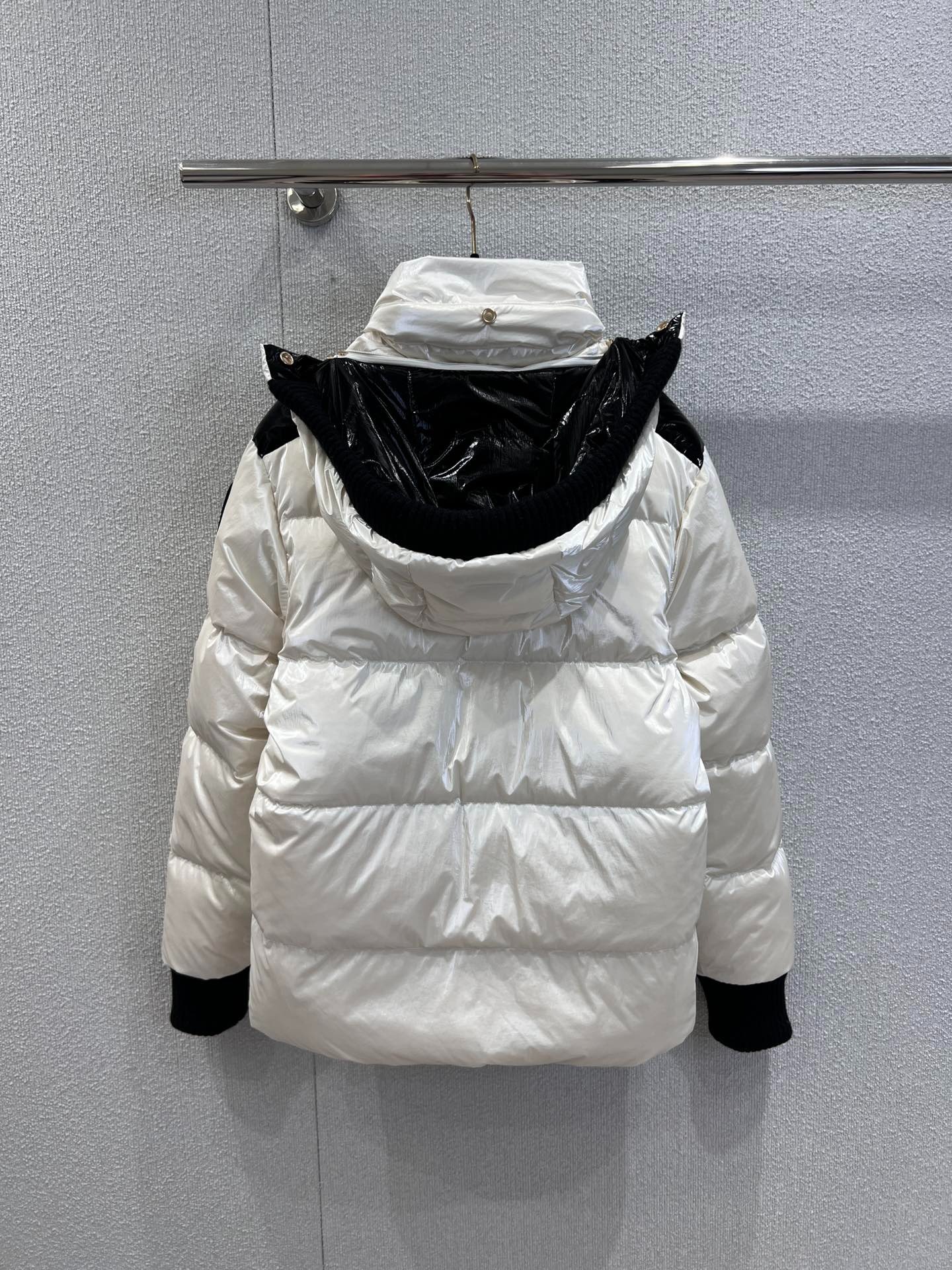 샤* 25N 스키 시즌 후드 패딩 점퍼