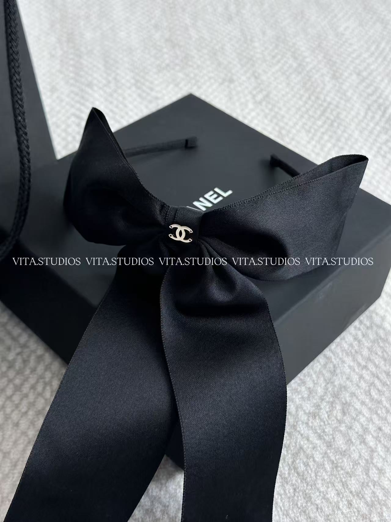 샤넬 블랙 리본 헤어밴드