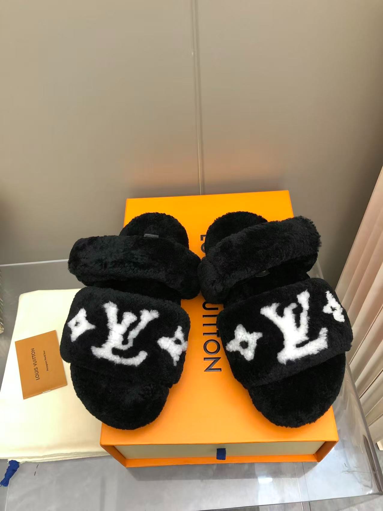 루*비통 신상 파세오 컴포트 뮬