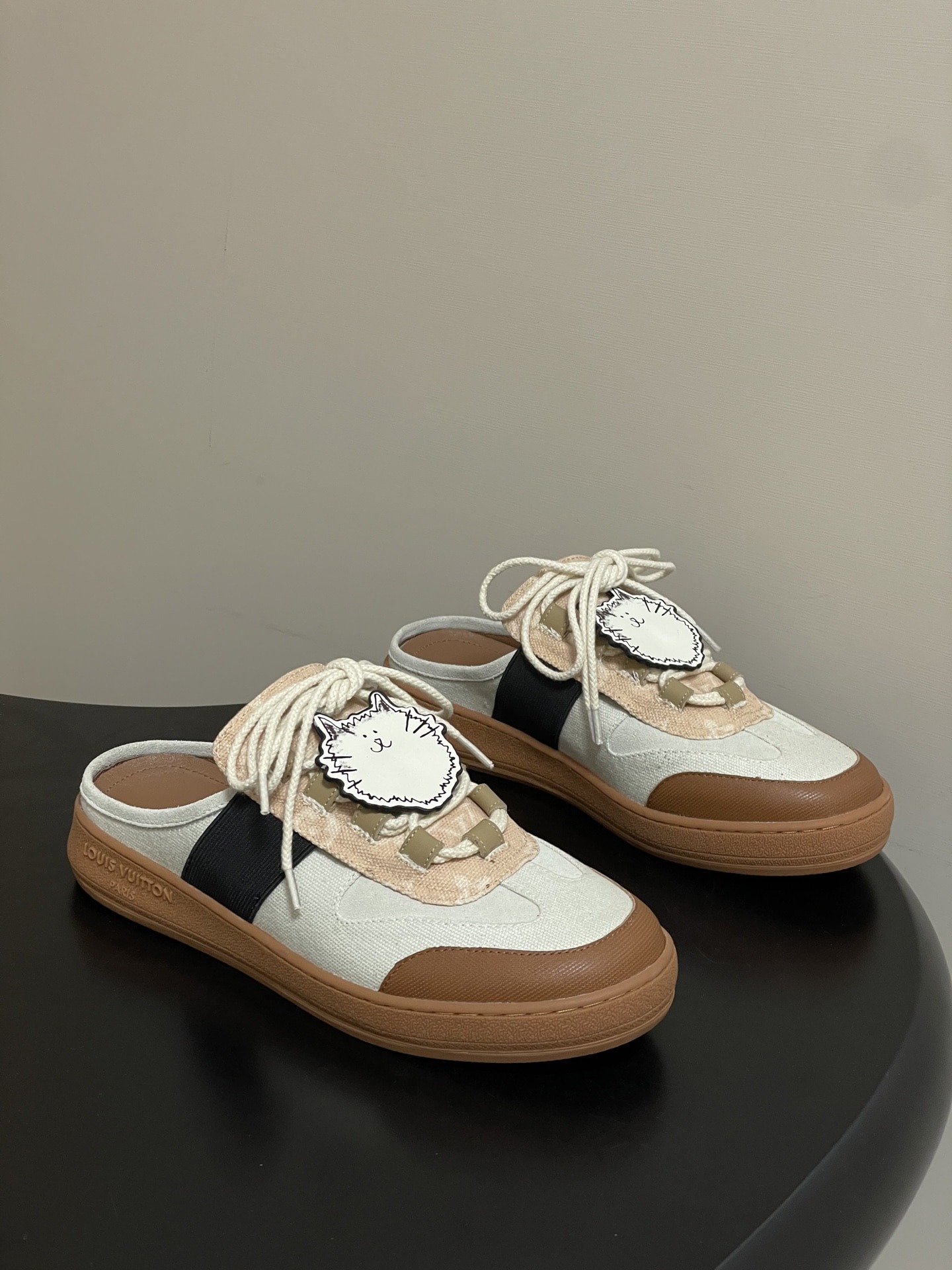 루*비통 봄신상 슬립온 세미슬리퍼