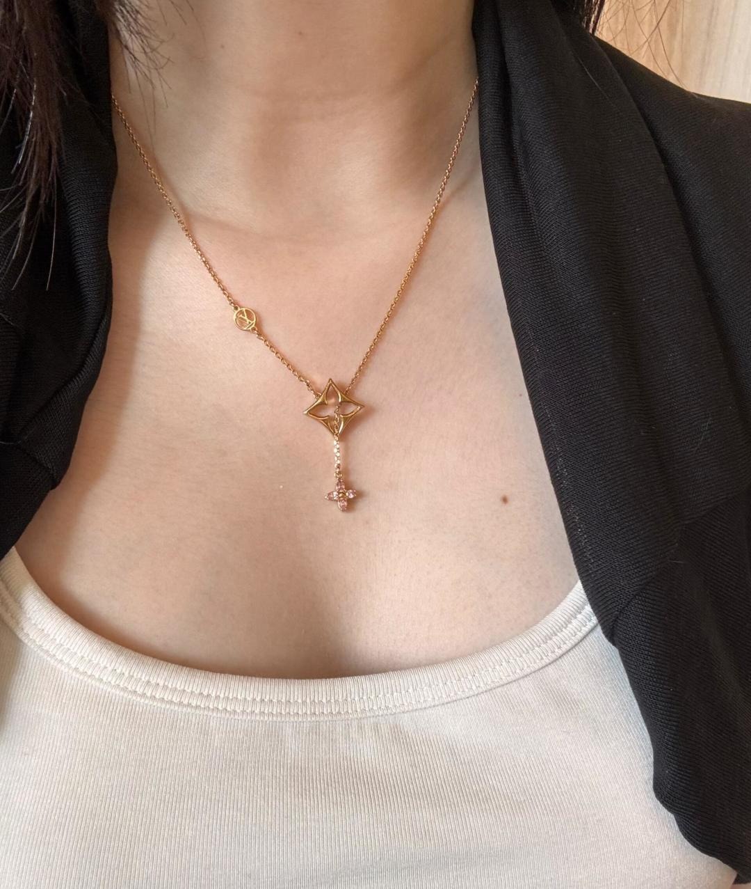 루*비통 신상 꽃 목걸이