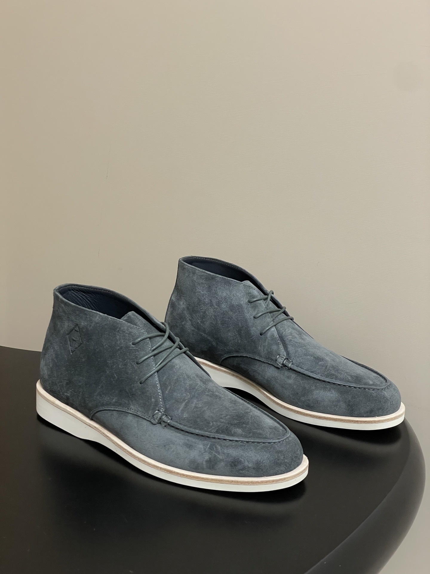 에*메스 25 스웨이드 하이탑 스니커즈