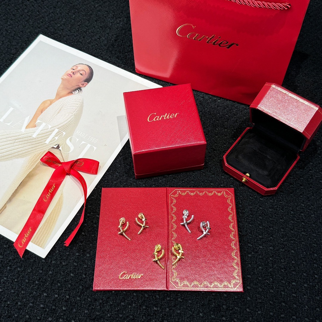 까*띠에 크로스 너트 귀걸이