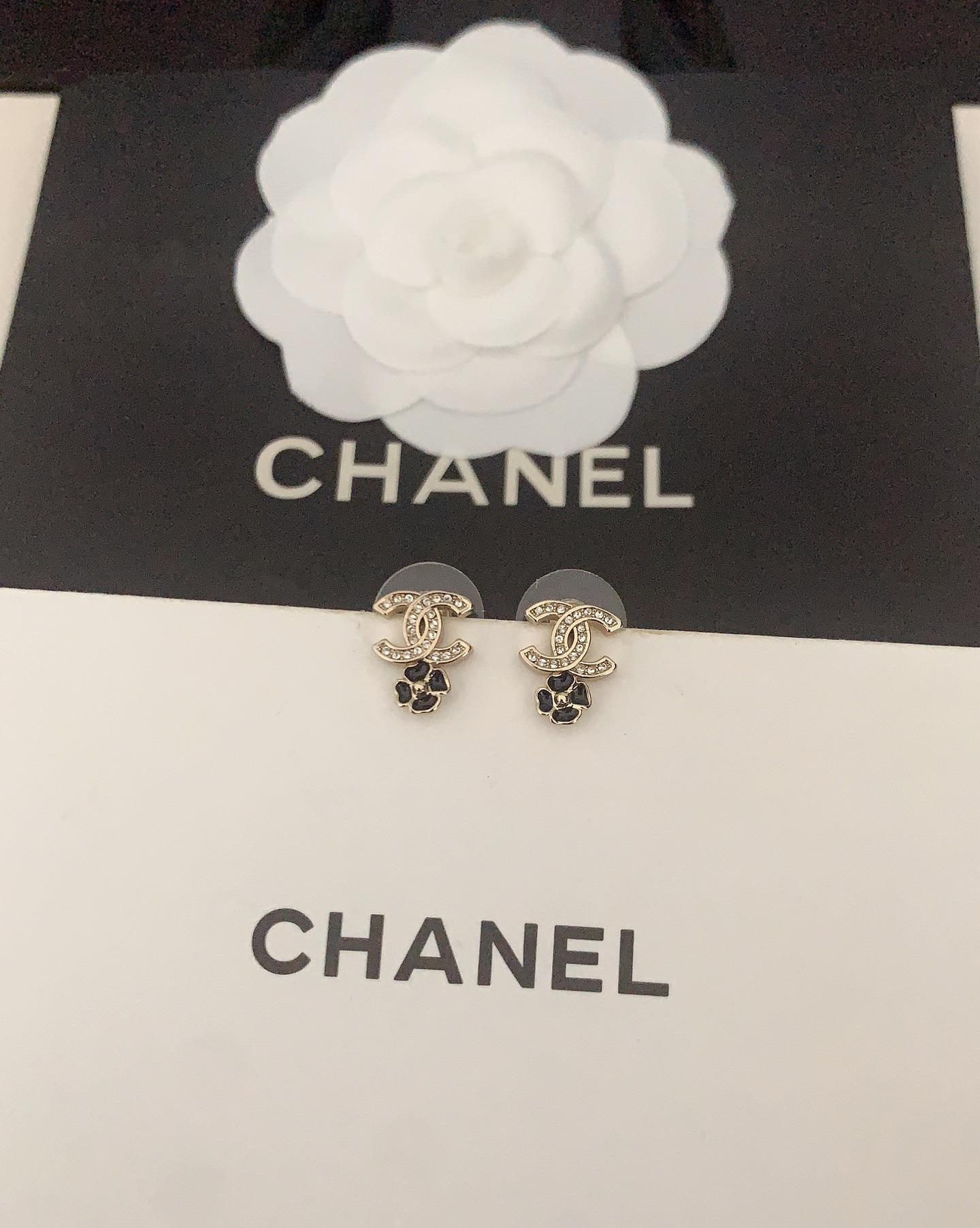 샤* 블랙 플라워 이어링