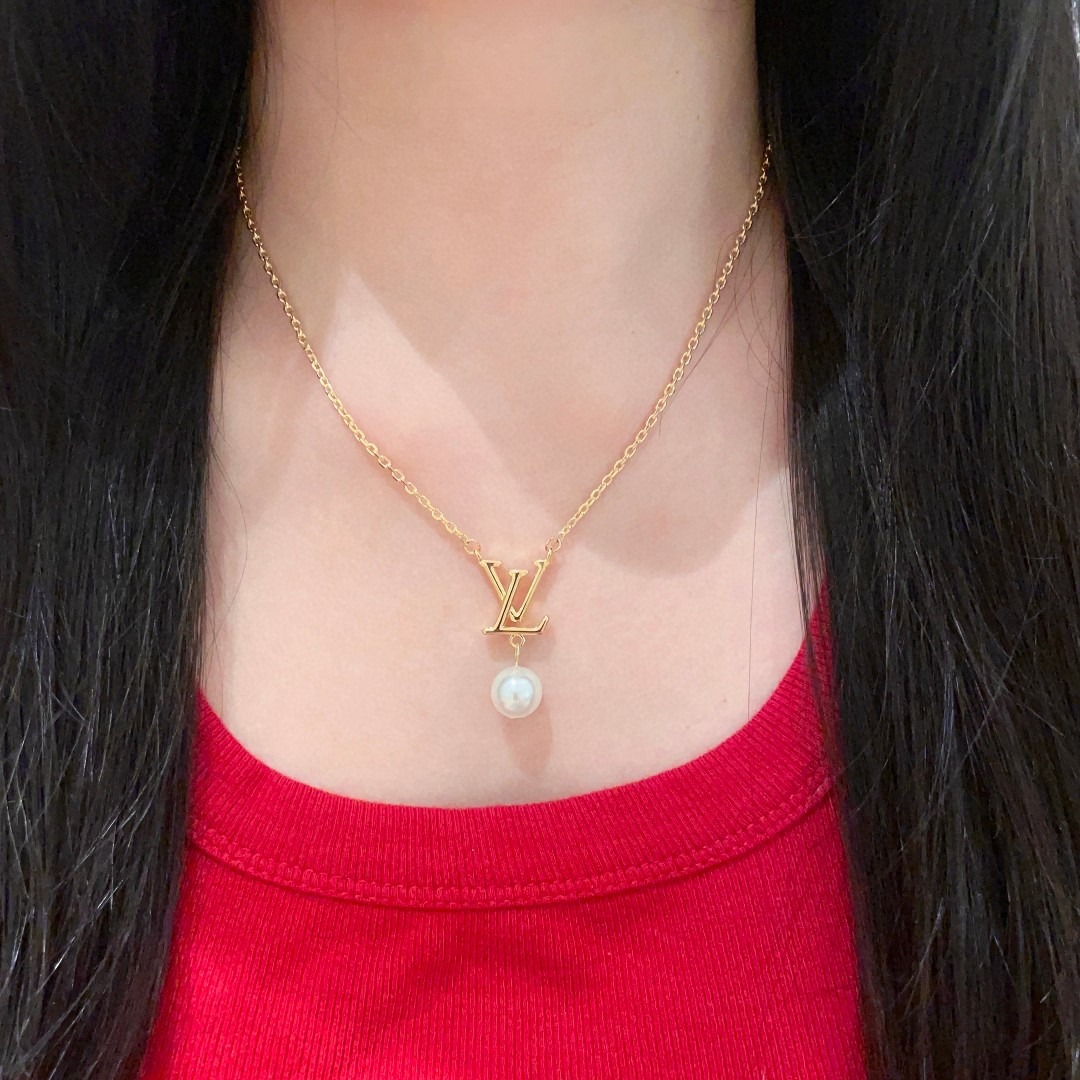 루*비통 진주 펜던트 목걸이