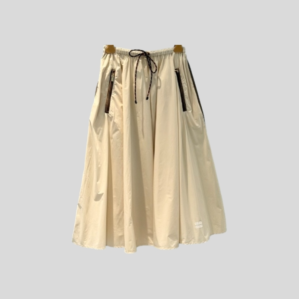 미우미우 드로스트링 나일론  스커트