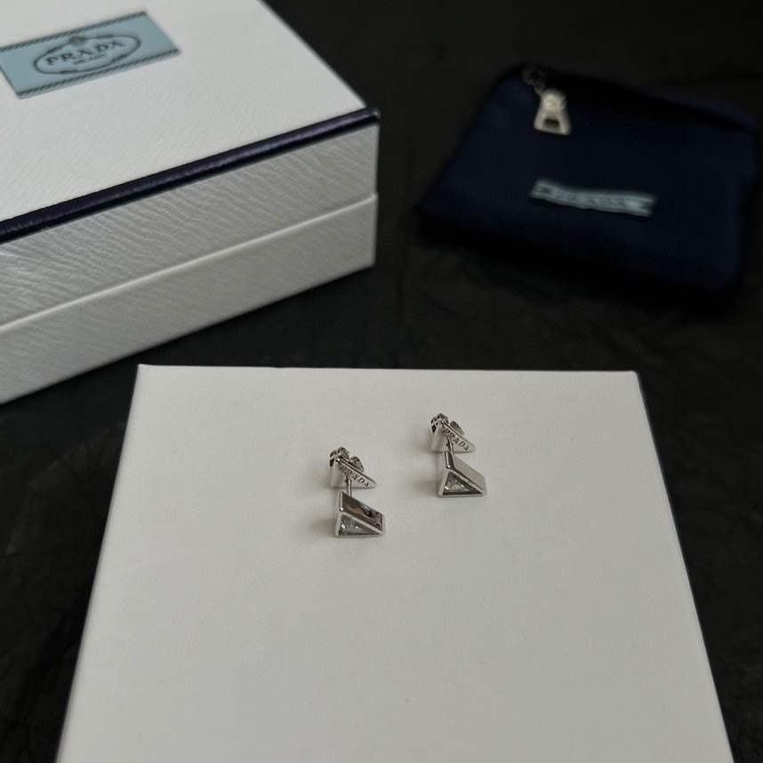 프*다 삼각 귀걸이