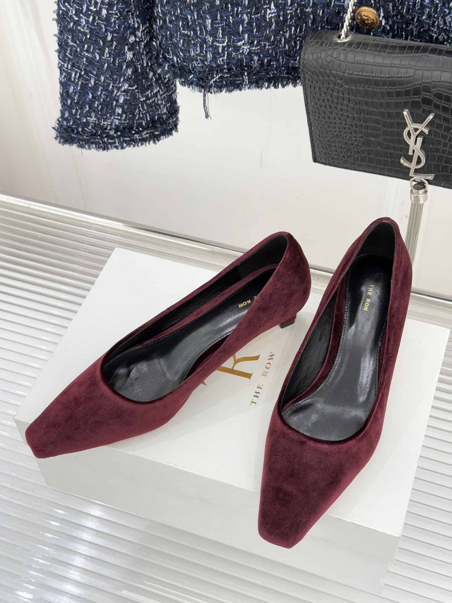 더*우 25WF 신상 빈티지 스퀘어힐