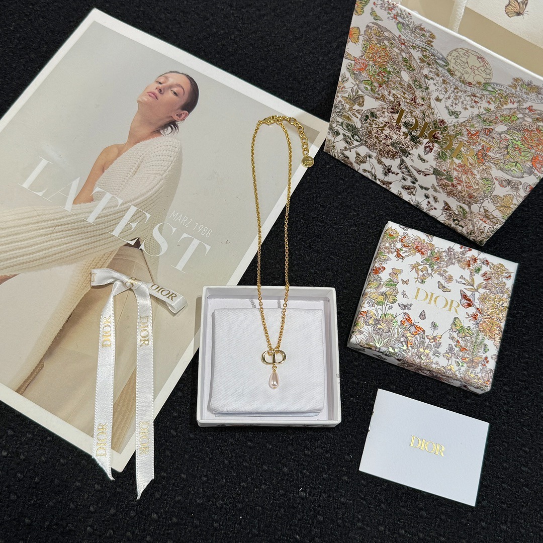 디*올 CD 파우더 진주 목걸이