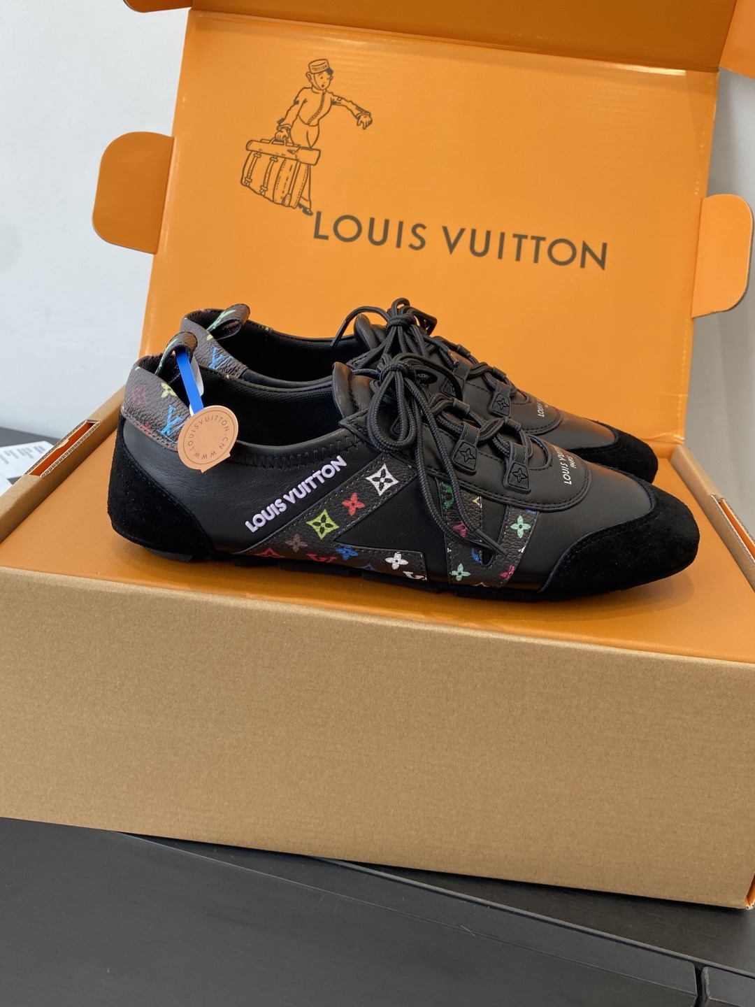 루*비통 커플 스니커즈