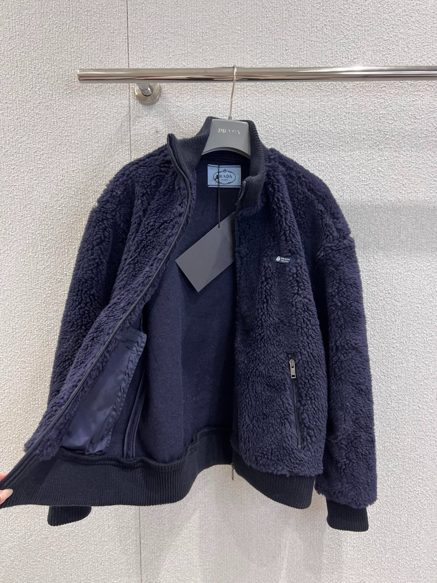 프*다 25FW 신상 하이넥 울 폴라폴리스 집업