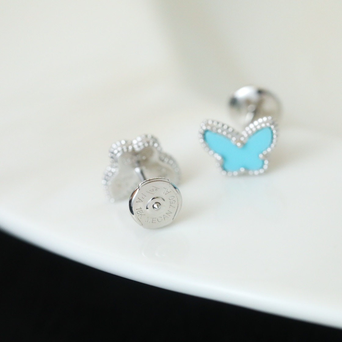 반*리프 나비 귀걸이