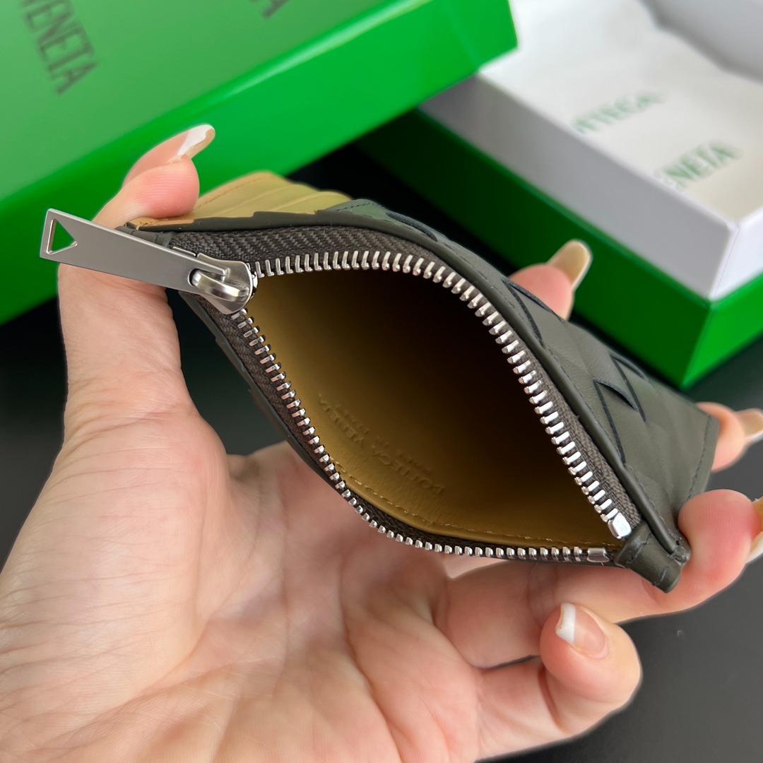 보*가 베네타 메쉬 스티치 지퍼 카드지갑 755985