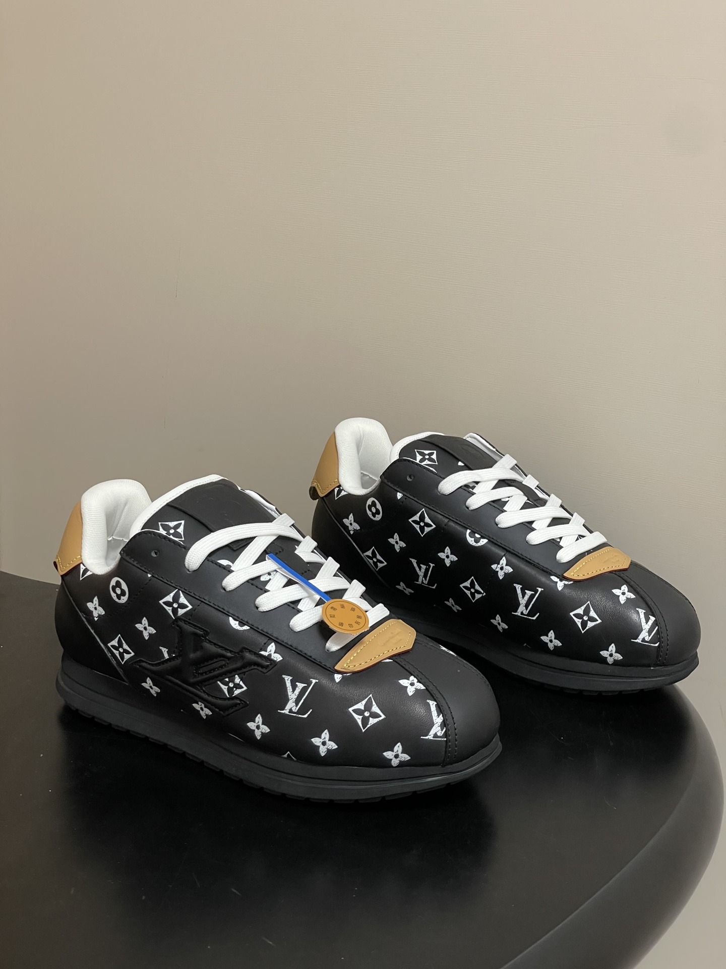 루*비통 버터 소프트 통굽 스니커즈