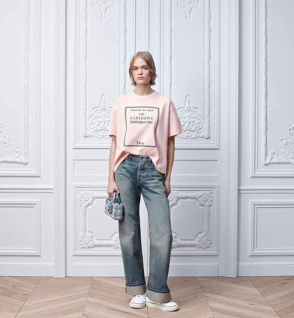 디올 북 커버 오버사이즈 크롭 티셔츠