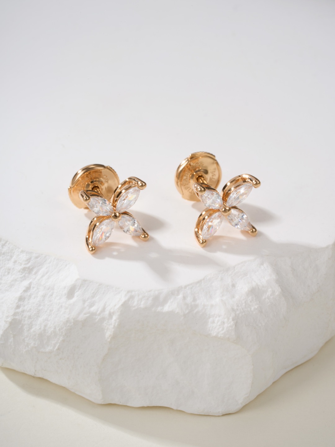 티*니 빅토리아 이어링