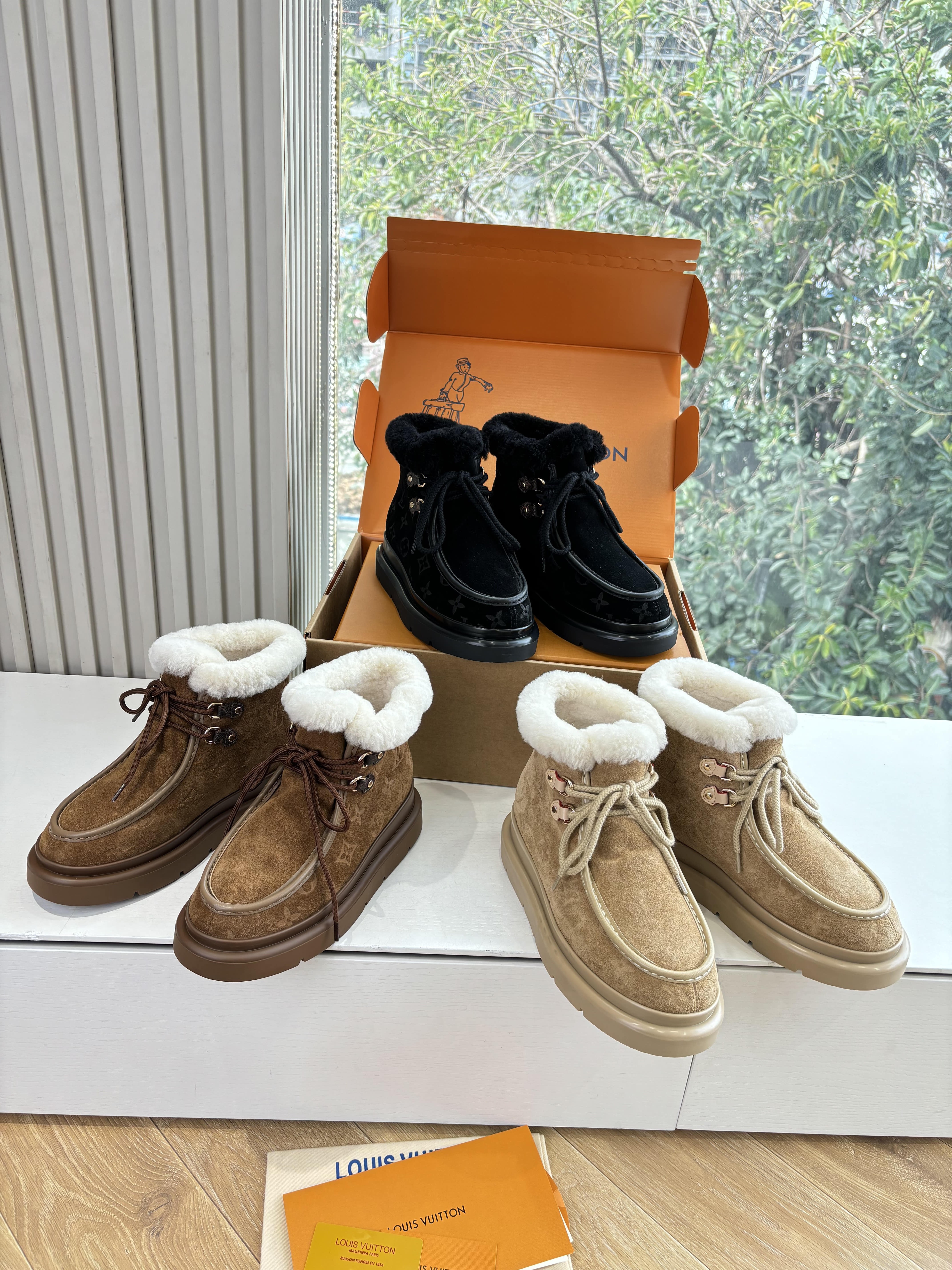 루*비통 클래식 Archlight 스니커즈