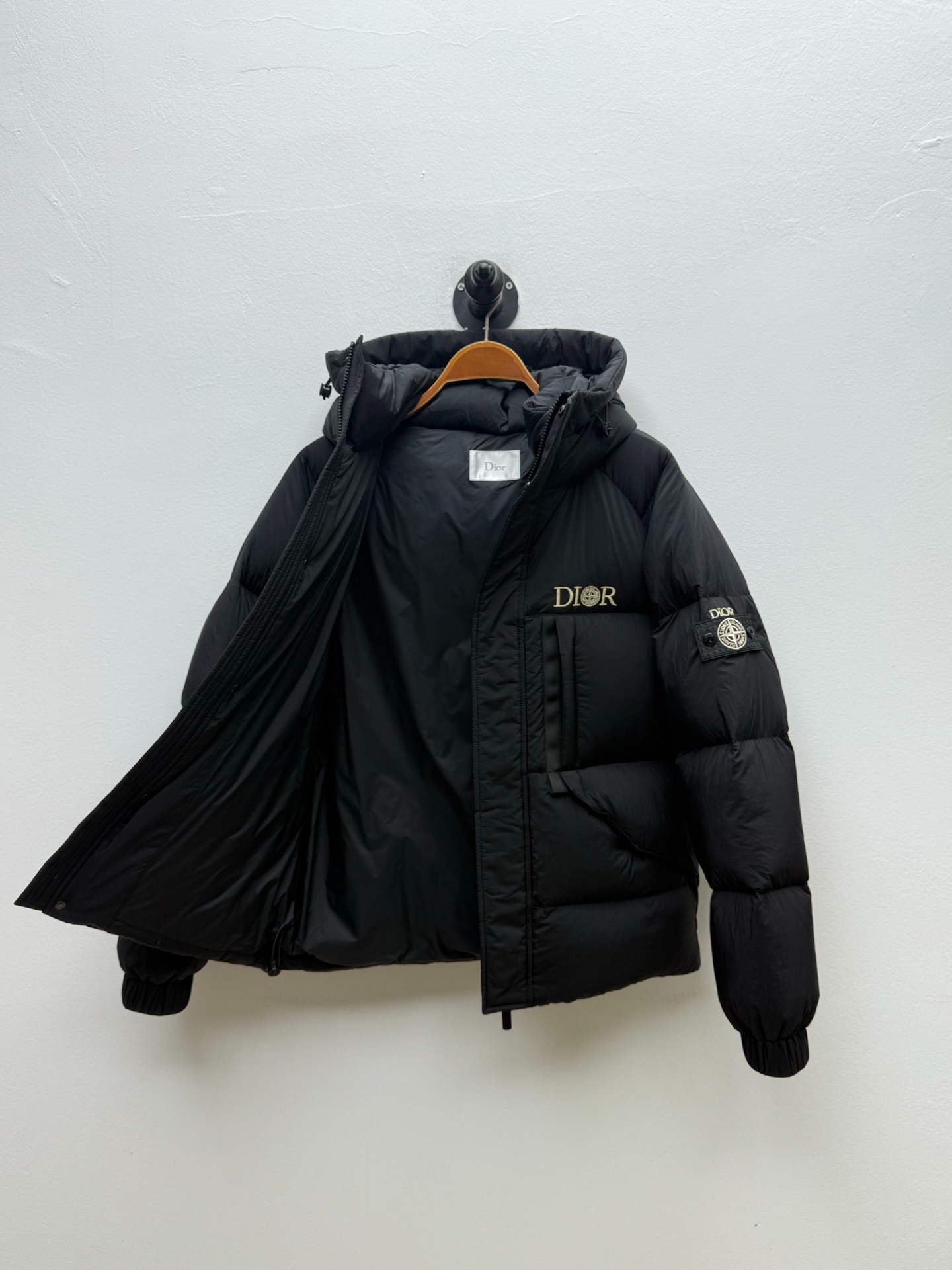 디* 스* 콜라보 로고 장식 후드 패딩