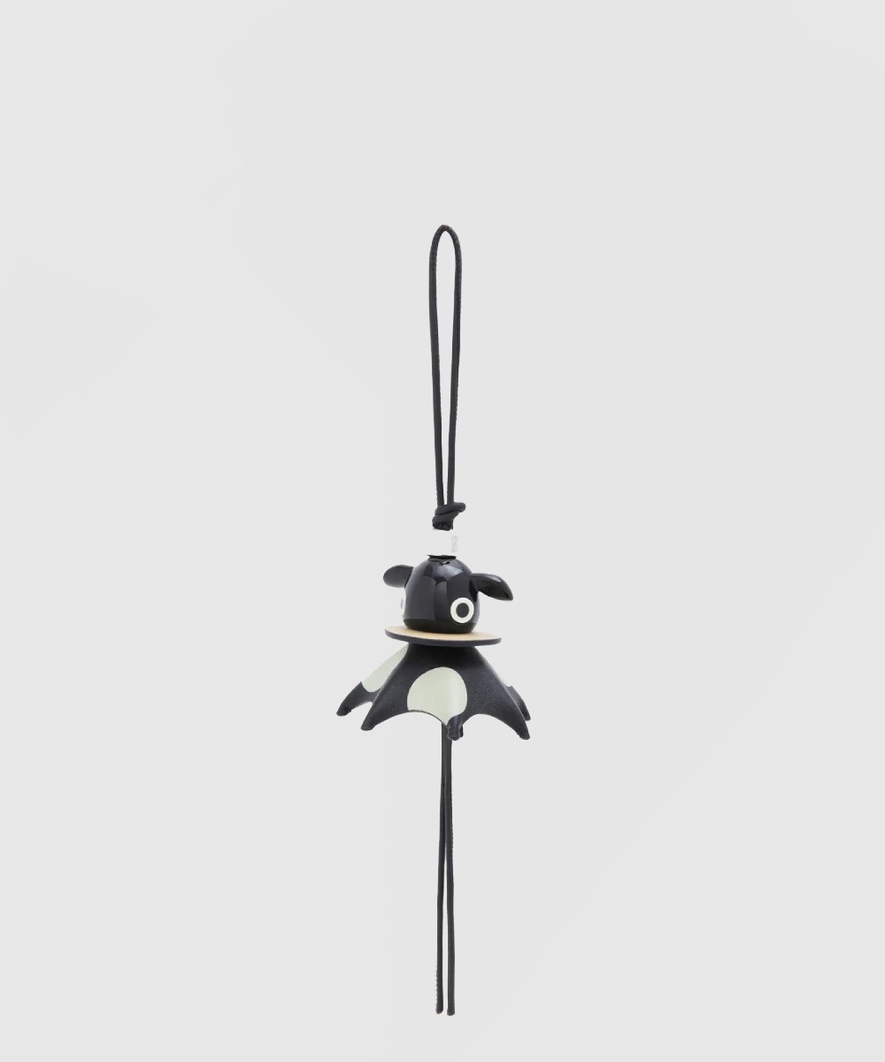 로에베 폴카 퍼즈 참