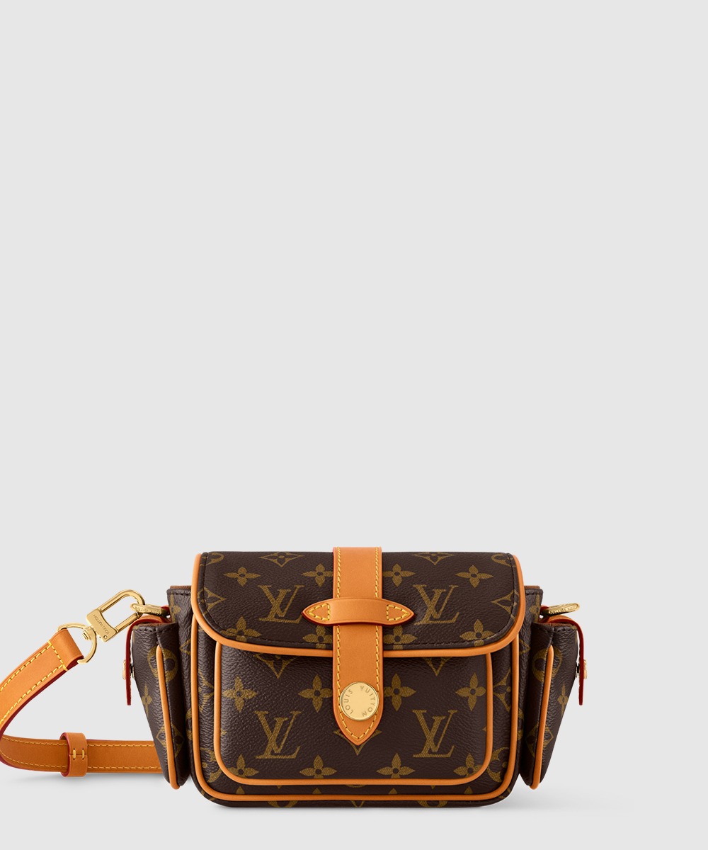 루이비통 카고 웨어러블 월릿 M14742