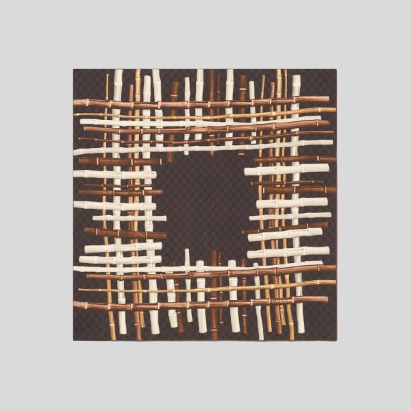 구찌 프린트 실크 트윌 까레