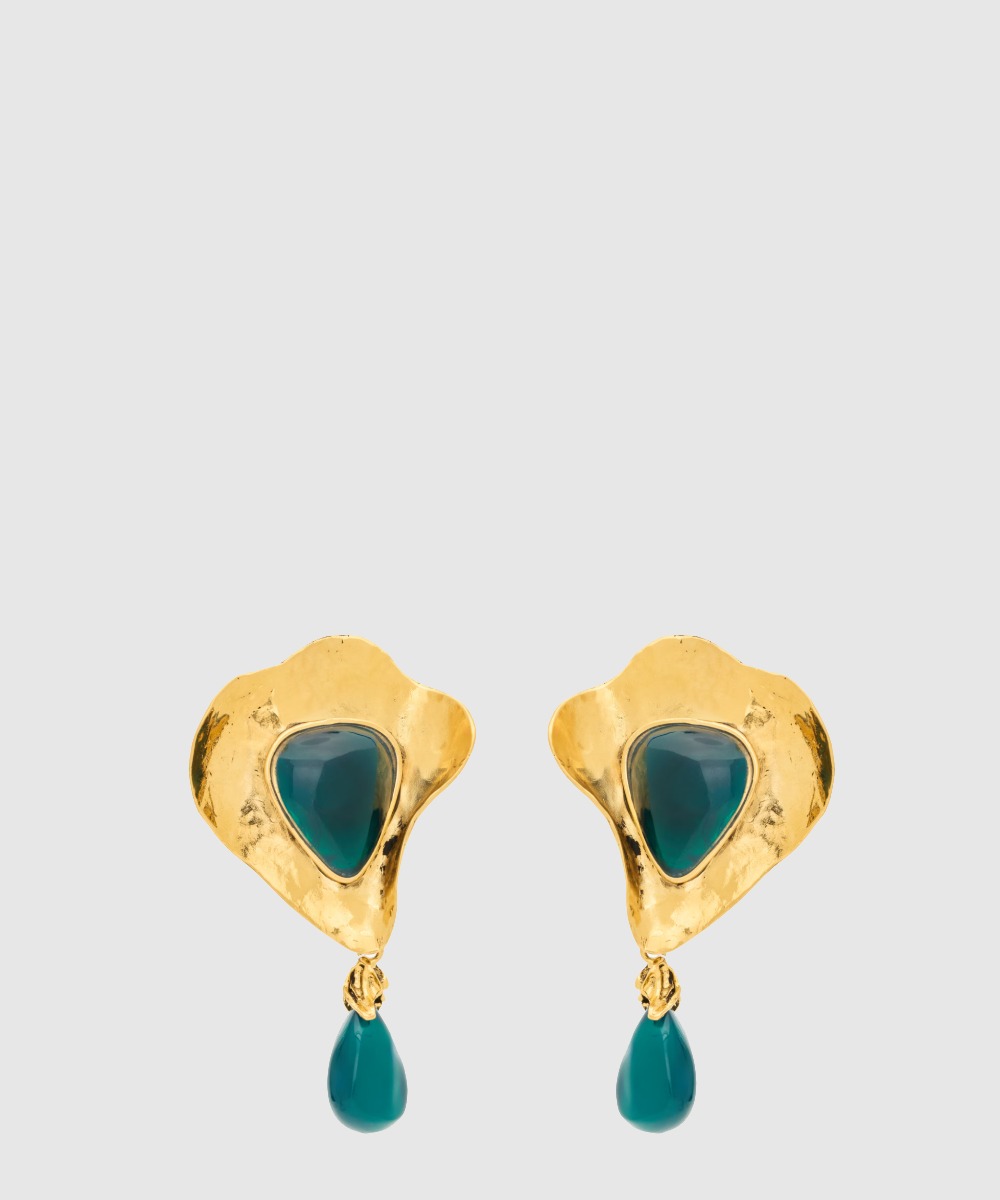 생로랑 레진 및 메탈 소재 페탈 펜던트 이어링 830949